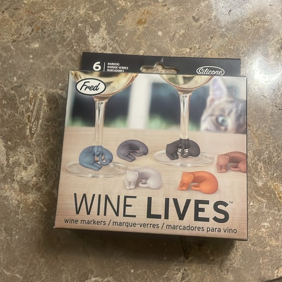 Fred Wine Lives 6 Cat Wine Markers - Picture 2 of 4